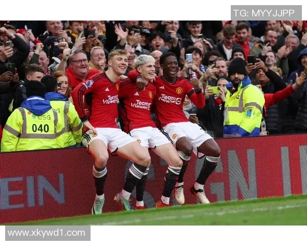 足球明星与普通路人激情对决踢球瞬间展现友谊与热爱足球的魅力与乐趣