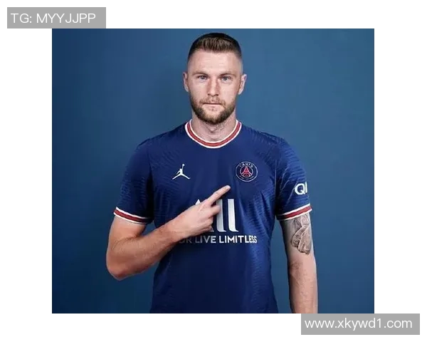 足球明星劳塔罗关键时刻失误引发球迷热议赛场表现备受关注